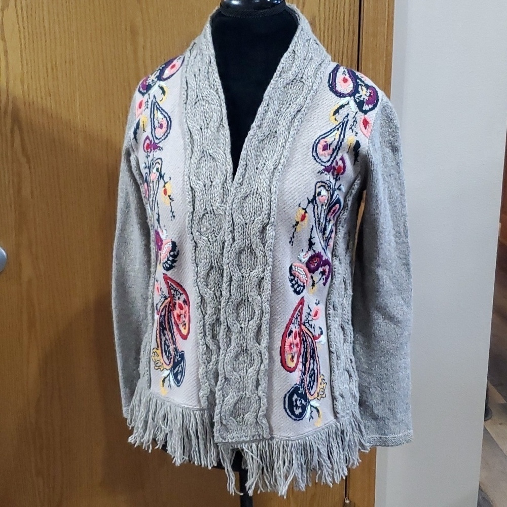 Sleeping on snow anthropologie grey floral fringed open front cardigan